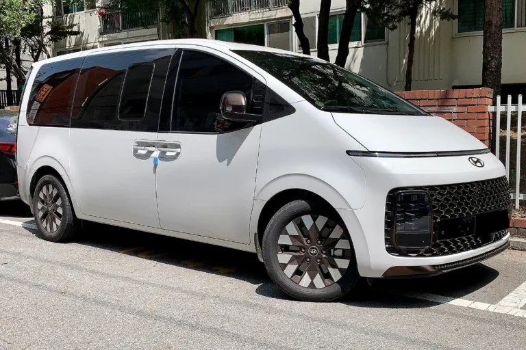 White Hyundai Staria van for families and small groups