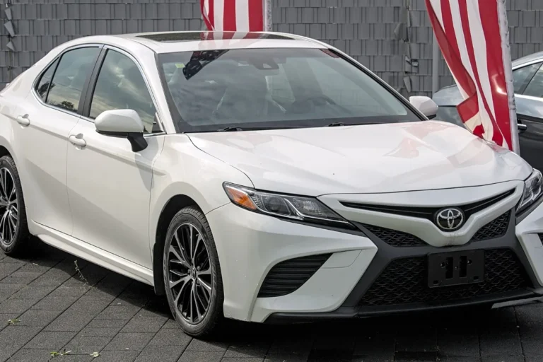White Toyota Camry sedan for individual travellers and small parties